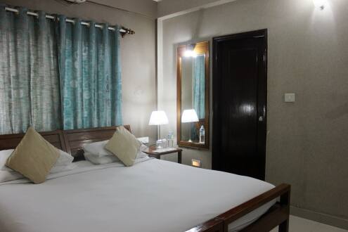 12th Avenue, Bangalore 4